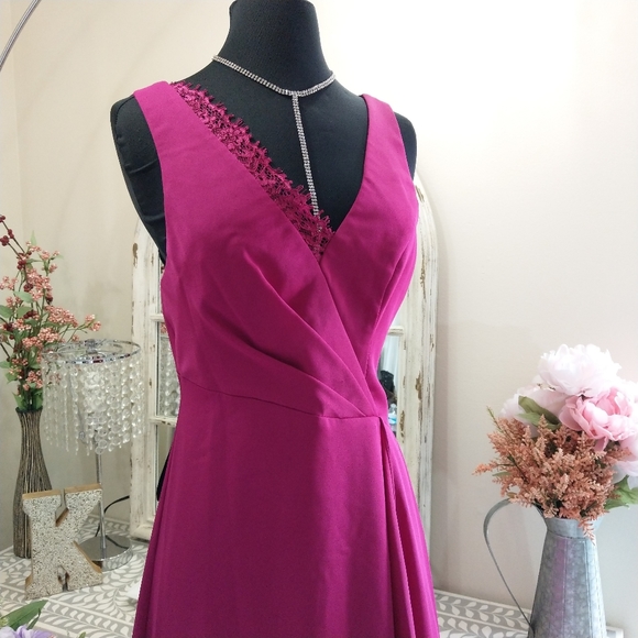 🍒NWT🍒 BCBGMAXAZRIA SATIN FUCHSIA DRESS - Picture 5 of 8